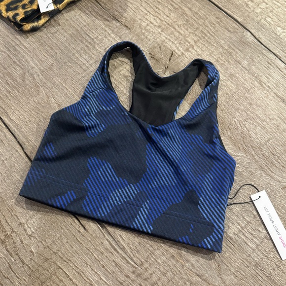 Terez Reversible Camo Print Sports Bra. - Picture 8 of 9